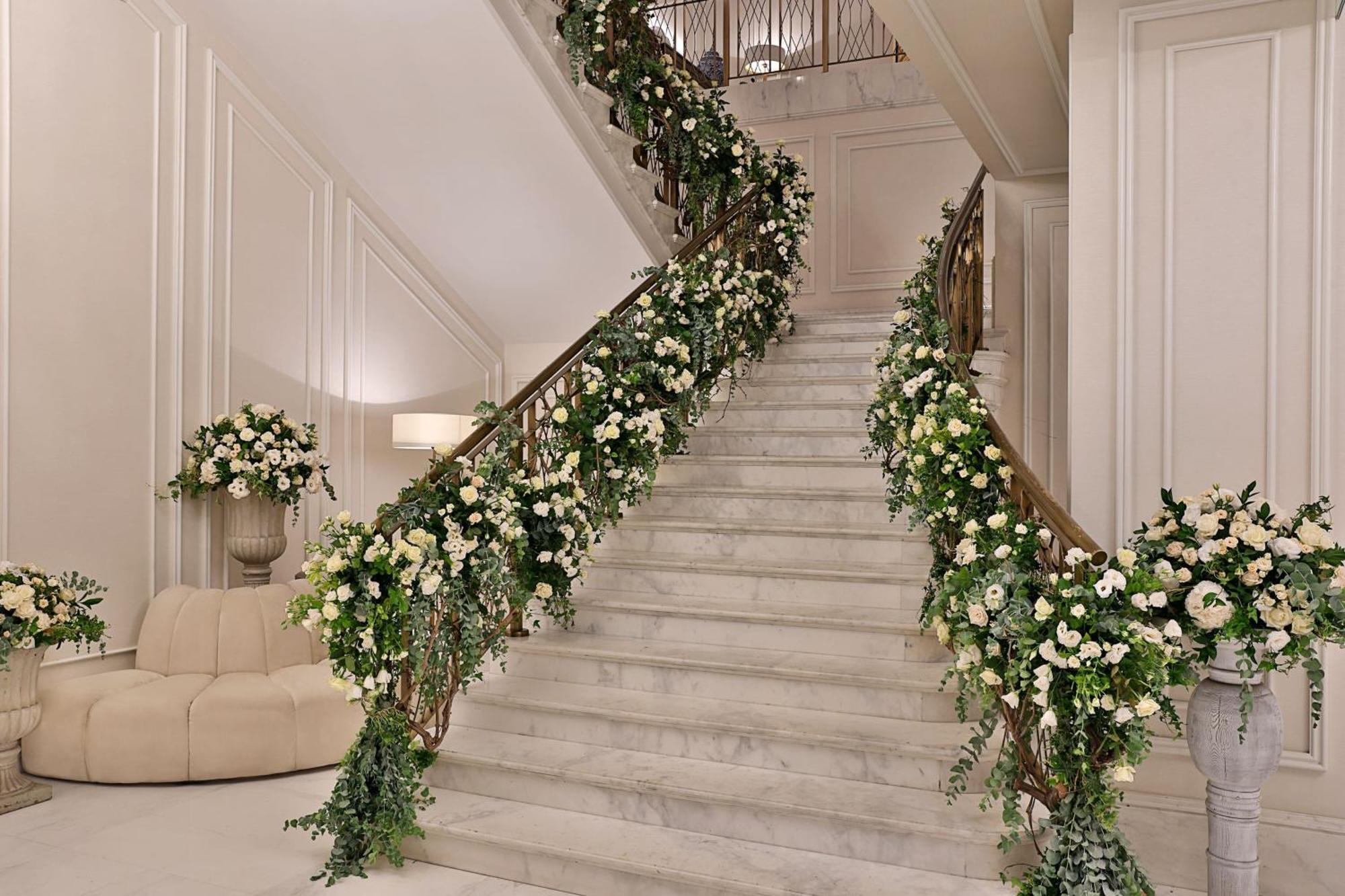 ホテル The Ritz-Carlton, アンマン エクステリア 写真 The staircase of the hotel