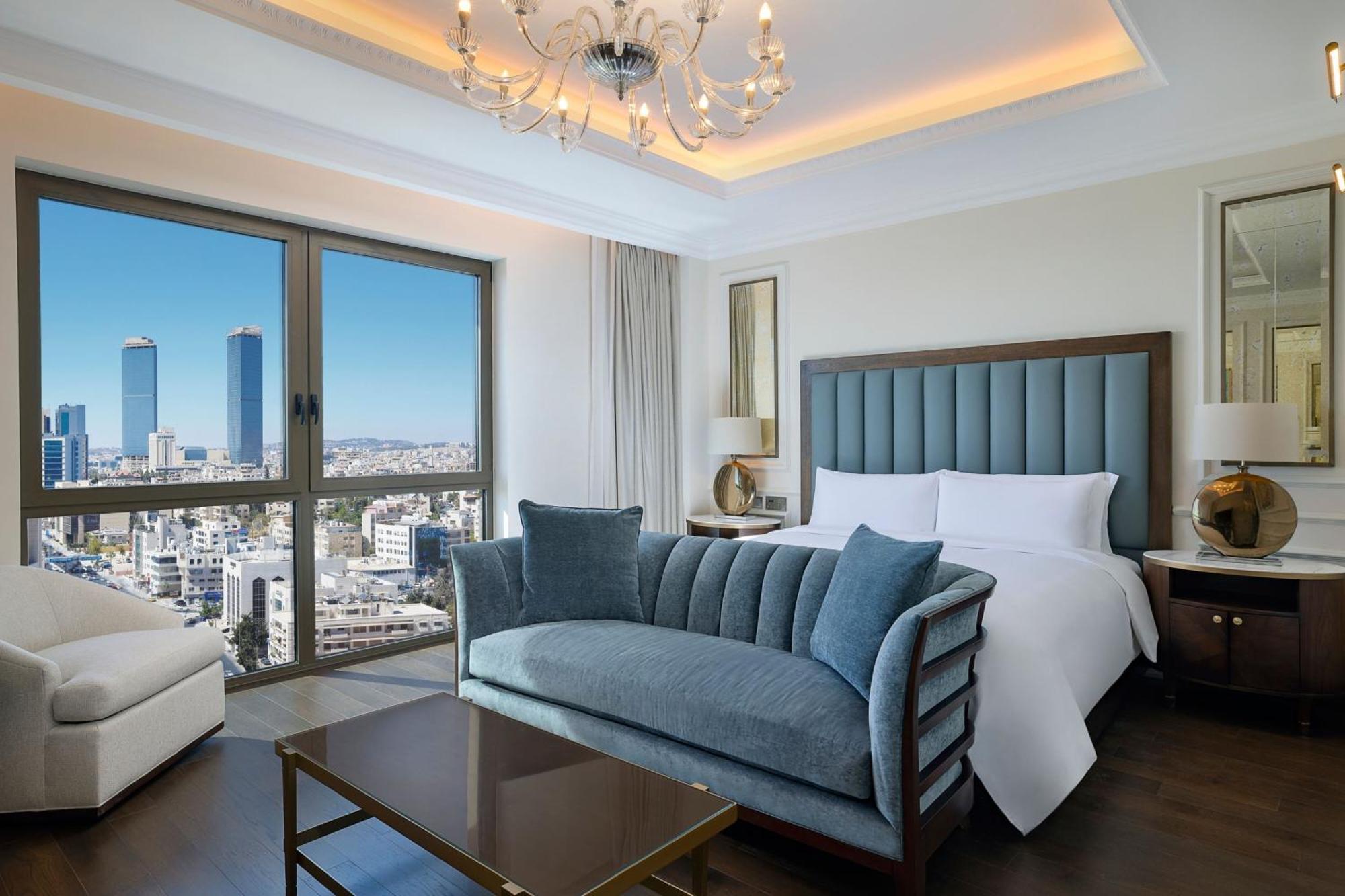 ホテル The Ritz-Carlton, アンマン エクステリア 写真 A bedroom at the Four Seasons Hotel