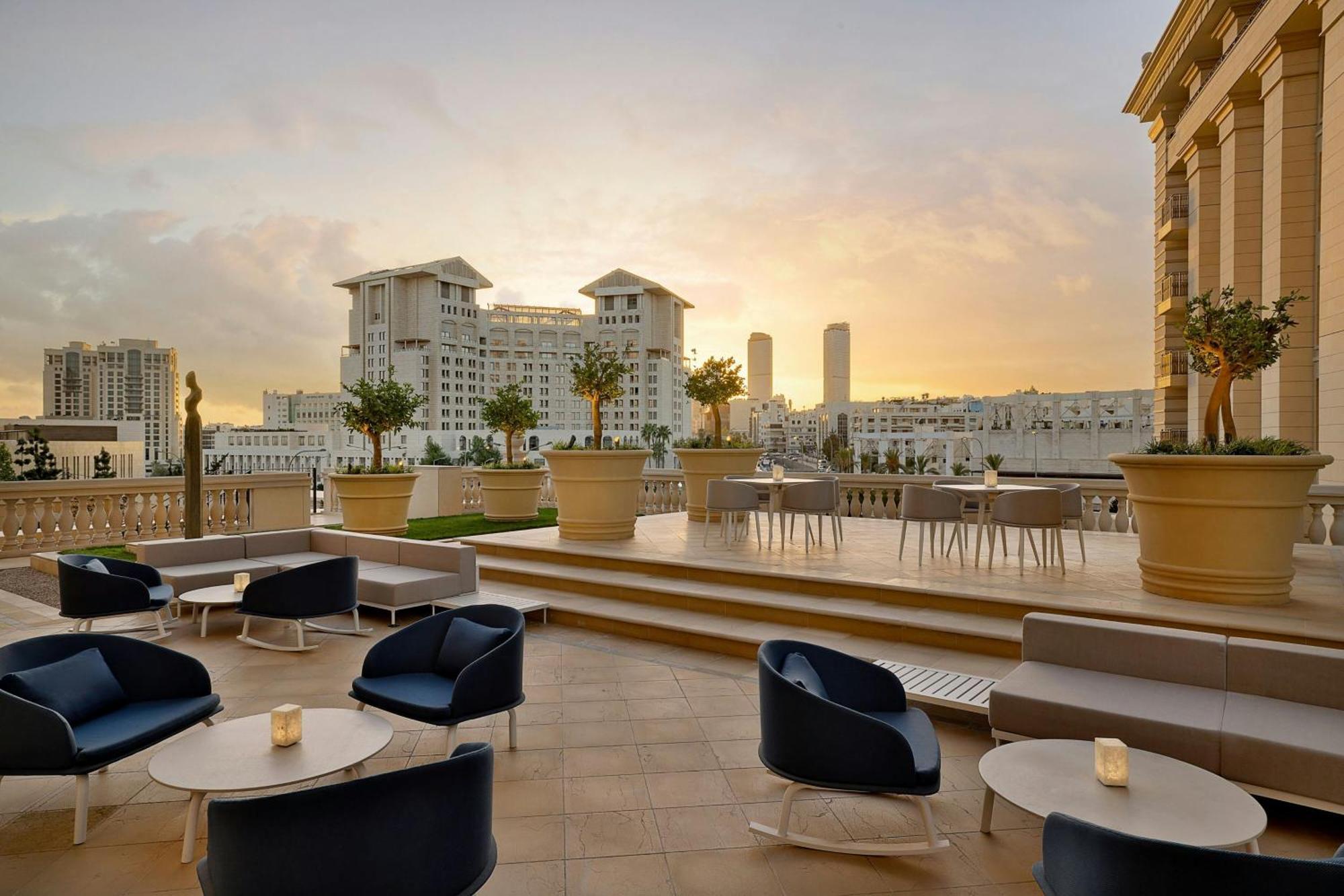 ホテル The Ritz-Carlton, アンマン エクステリア 写真 The Terrace at The Oberoi, Mumbai