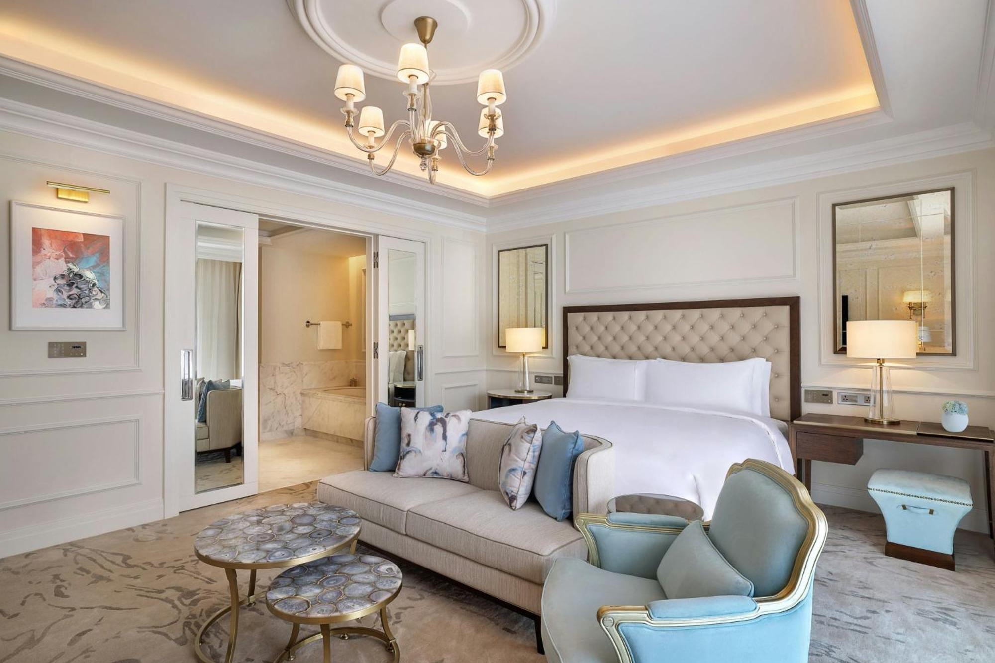 ホテル The Ritz-Carlton, アンマン エクステリア 写真 A bedroom at the hotel