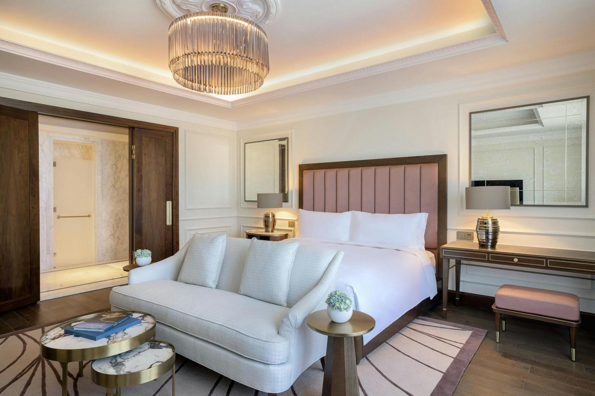 ホテル The Ritz-Carlton, アンマン エクステリア 写真 A bedroom at the hotel